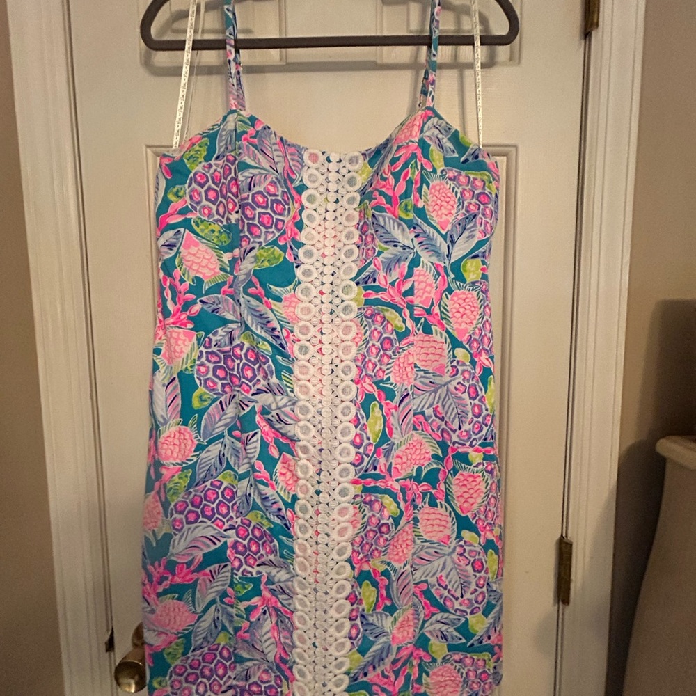 Lilly Pulitzer Maldives - Vibrant Print! Hem lengthened for a tall person.